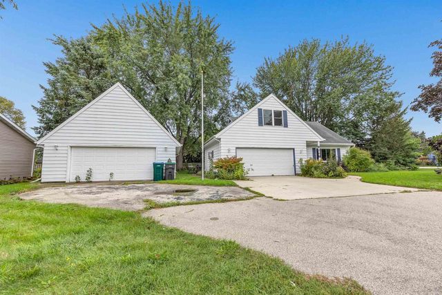 127 W CAPITOL DRIVE, Appleton, WI 54911