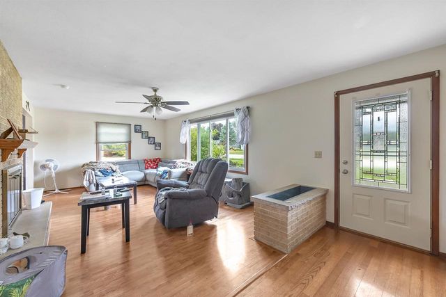 127 W CAPITOL DRIVE, Appleton, WI 54911