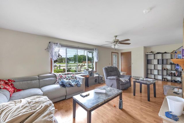 127 W CAPITOL DRIVE, Appleton, WI 54911