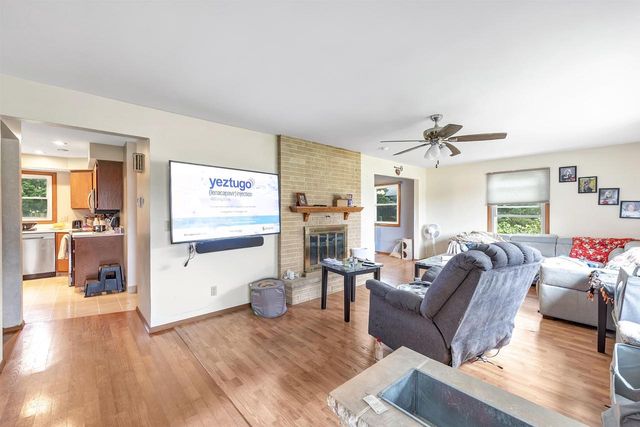 127 W CAPITOL DRIVE, Appleton, WI 54911