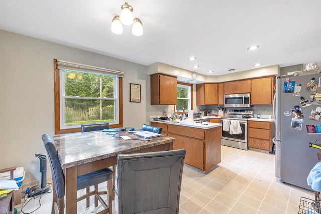 127 W CAPITOL DRIVE, Appleton, WI 54911