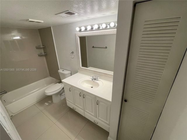 2826 S University Dr 3101, Davie, FL 33328