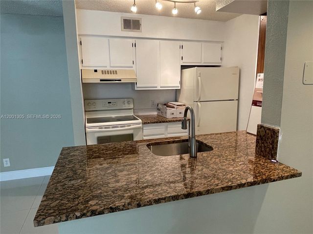 2826 S University Dr 3101, Davie, FL 33328