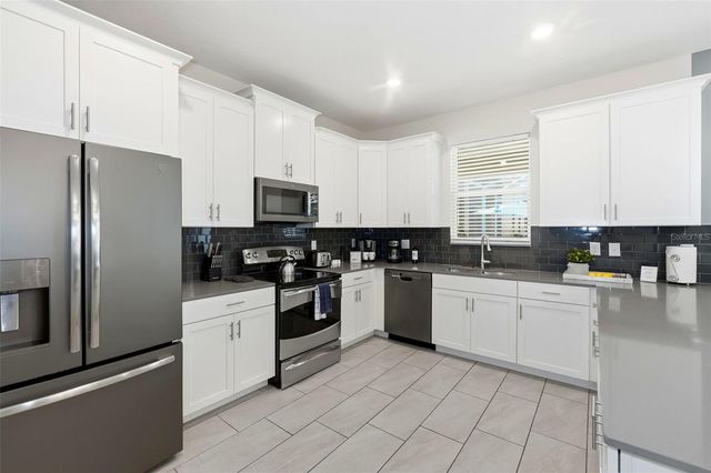 690 DROP SHOT DRIVE, Davenport, FL 33896