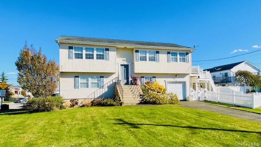 2905 Ocean Avenue, Seaford, NY 11783