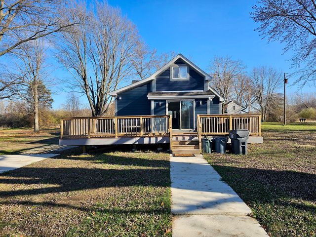 1982 S Benton Center Road, Benton Twp, MI 49022