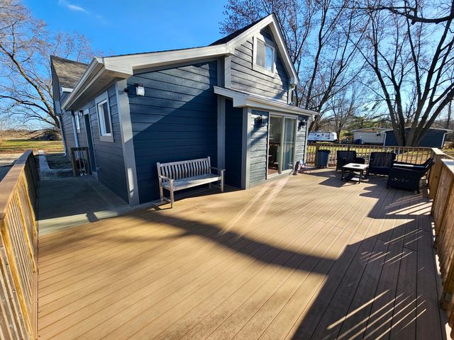 1982 S Benton Center Road, Benton Twp, MI 49022