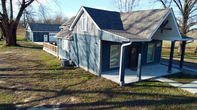 1982 S Benton Center Road, Benton Twp, MI 49022