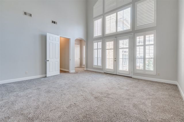 909 City Side Lane, Dallas, TX 75201