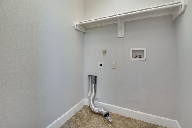 909 City Side Lane, Dallas, TX 75201