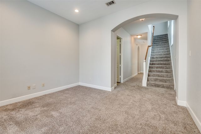 909 City Side Lane, Dallas, TX 75201
