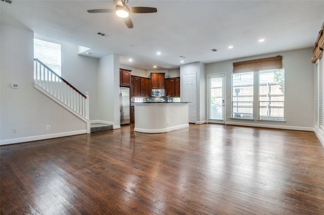 909 City Side Lane, Dallas, TX 75201