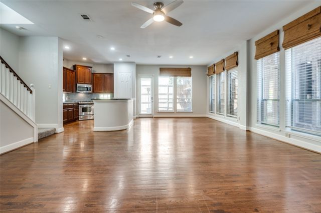 909 City Side Lane, Dallas, TX 75201