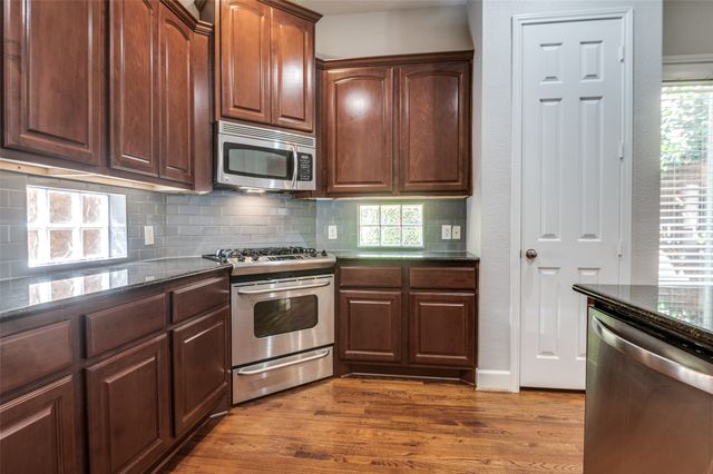 909 City Side Lane, Dallas, TX 75201