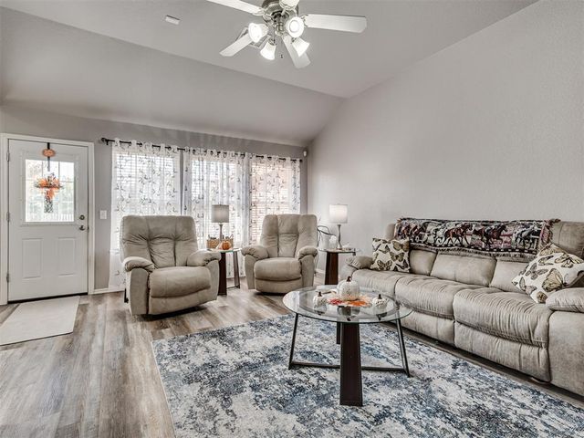 21919 Pleasant Ridge Road, Edmond, OK 73012