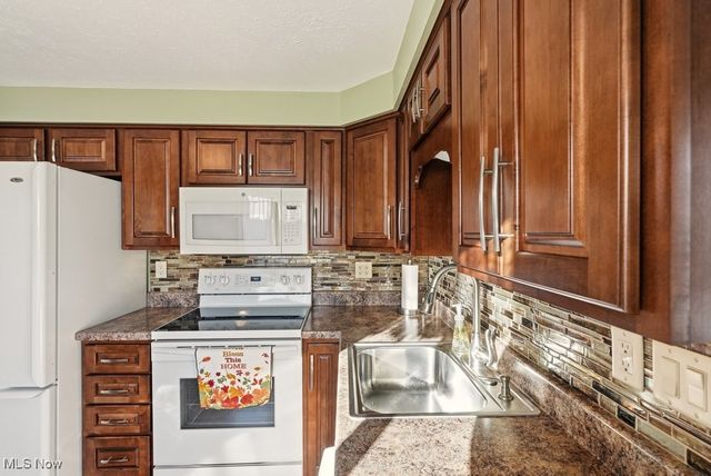 9131 Cambridge Drive, Northfield, OH 44067