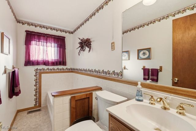 9131 Cambridge Drive, Northfield, OH 44067