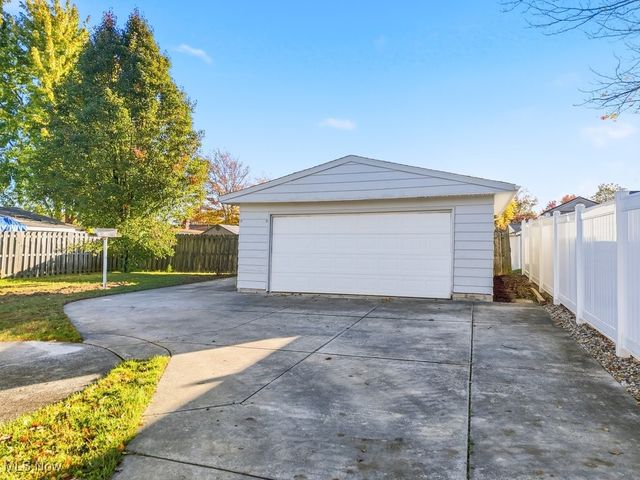 9131 Cambridge Drive, Northfield, OH 44067