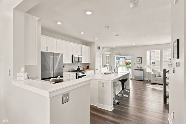 896 Yorkshire Lane, Zionsville, IN 46077