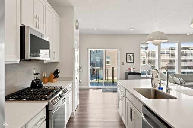 896 Yorkshire Lane, Zionsville, IN 46077