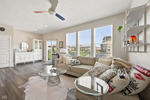 896 Yorkshire Lane, Zionsville, IN 46077