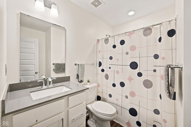 896 Yorkshire Lane, Zionsville, IN 46077