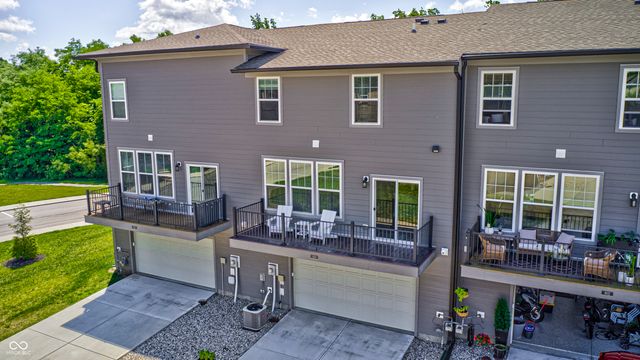 896 Yorkshire Lane, Zionsville, IN 46077