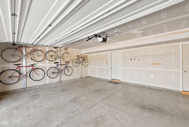 896 Yorkshire Lane, Zionsville, IN 46077
