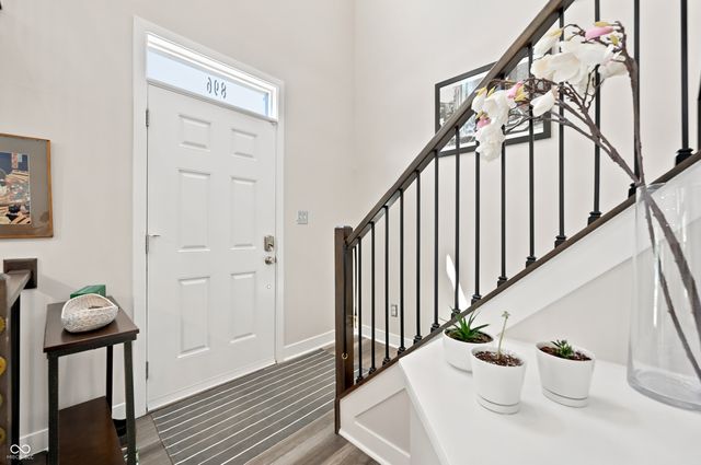 896 Yorkshire Lane, Zionsville, IN 46077