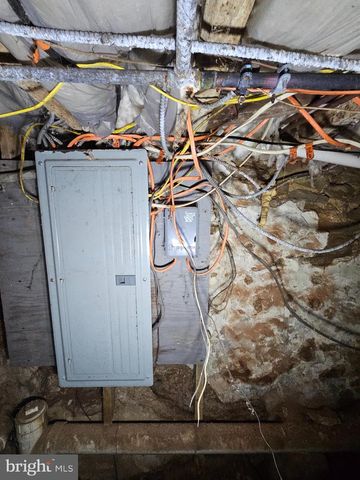 1827 S 57TH ST, Philadelphia, PA 19143