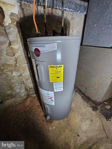 1827 S 57TH ST, Philadelphia, PA 19143