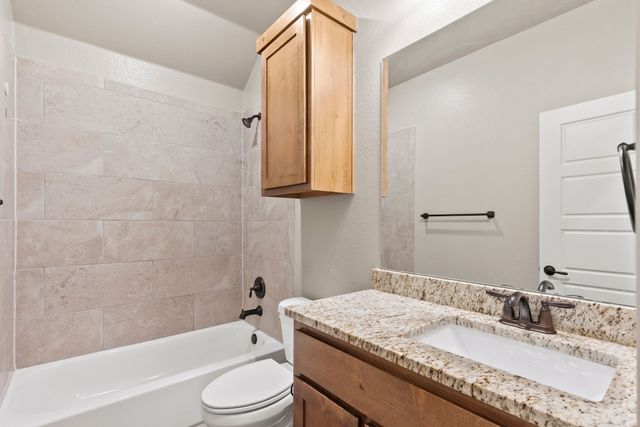 411 Mesa Drive, Lone Oak, TX 75453