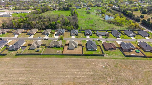 411 Mesa Drive, Lone Oak, TX 75453