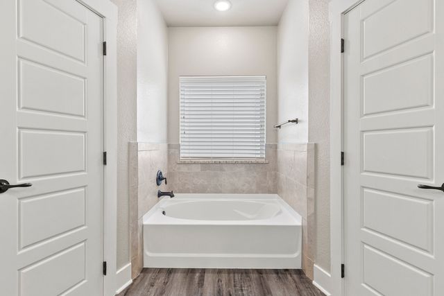 411 Mesa Drive, Lone Oak, TX 75453