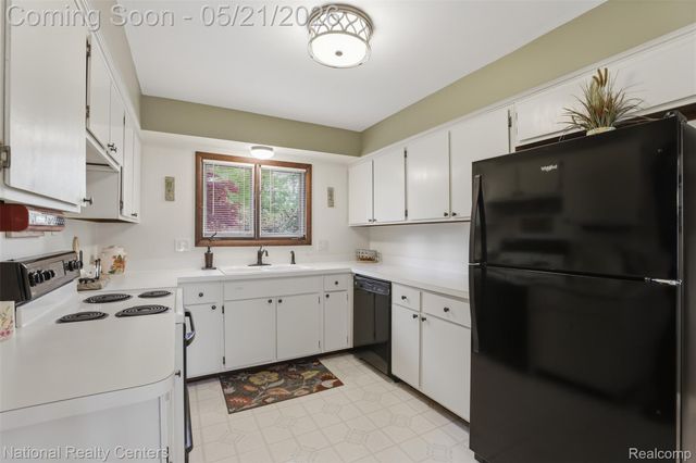 16607 Macarthur, Redford Charter Township, MI 48240