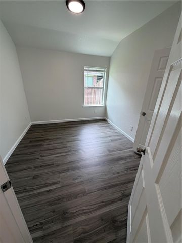 2205 Highland Crossing Drive, Conroe, TX 77304