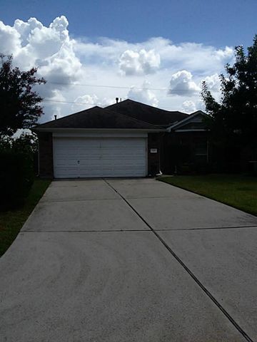 2205 Highland Crossing Drive, Conroe, TX 77304