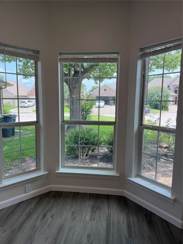 2205 Highland Crossing Drive, Conroe, TX 77304