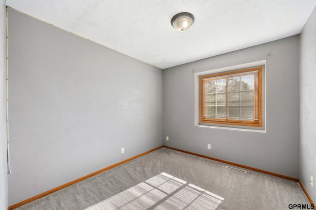 8208 S 67 Court, La Vista, NE 68128