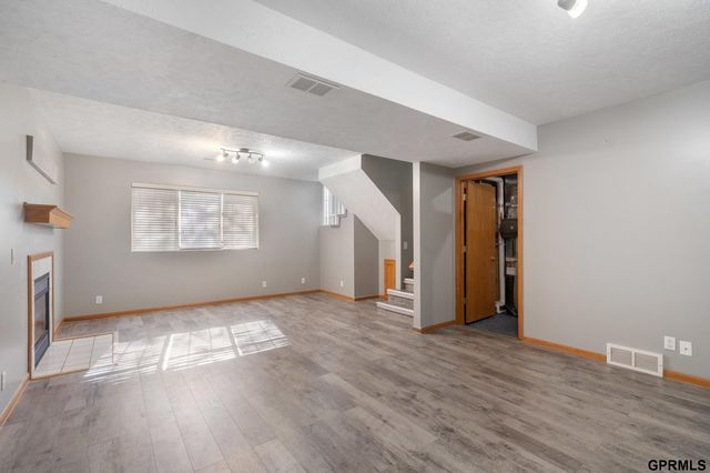 8208 S 67 Court, La Vista, NE 68128