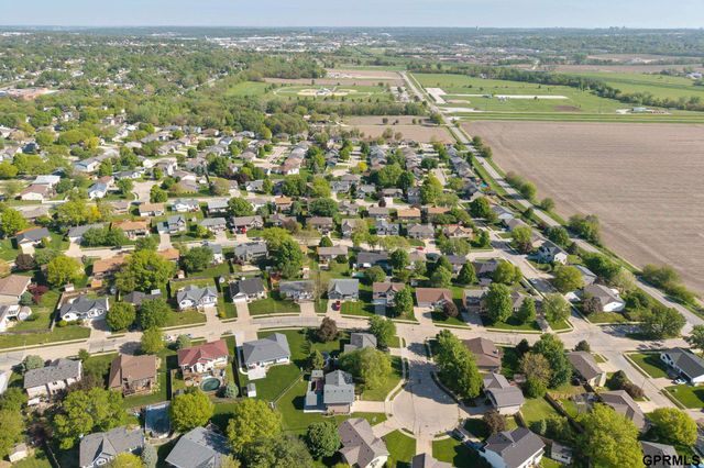 8208 S 67 Court, La Vista, NE 68128