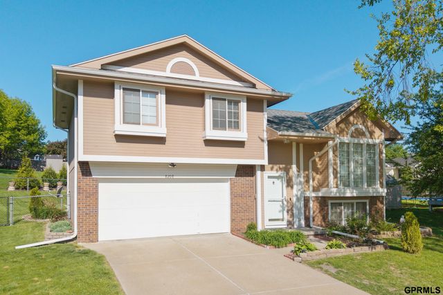8208 S 67 Court, La Vista, NE 68128