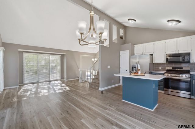 8208 S 67 Court, La Vista, NE 68128