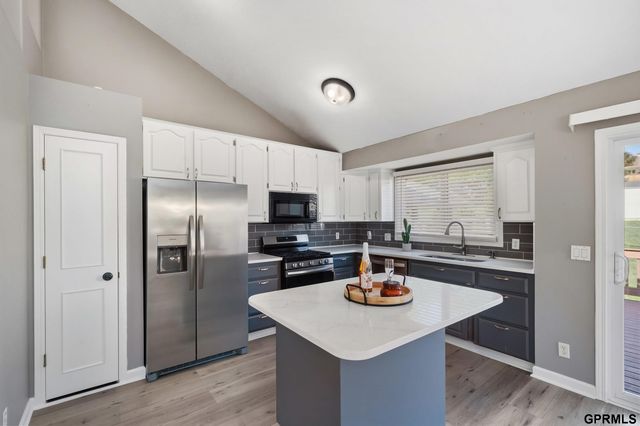 8208 S 67 Court, La Vista, NE 68128