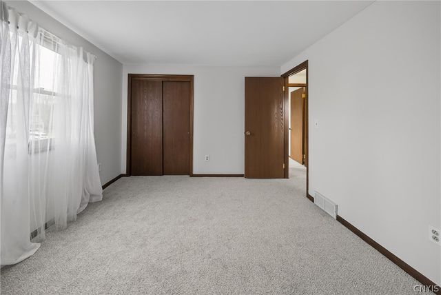 7853 Vernon Road South, Cicero, NY 13039