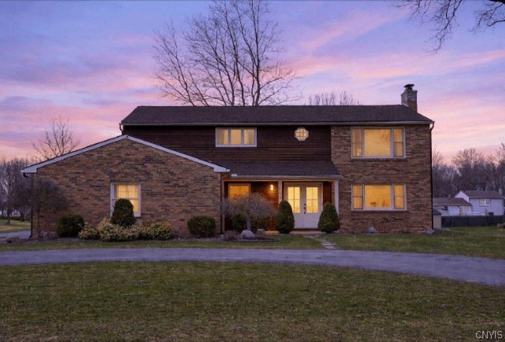 7853 Vernon Road South, Cicero, NY 13039