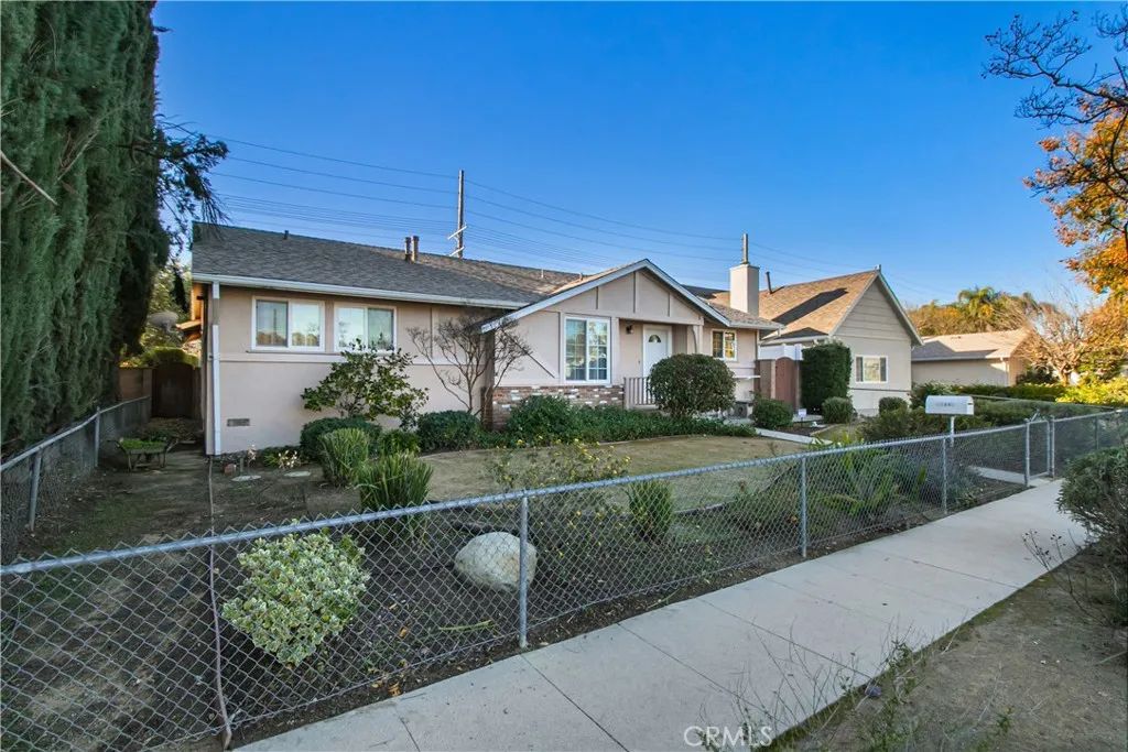 23042 Gilmore Street, West Hills, CA 91307