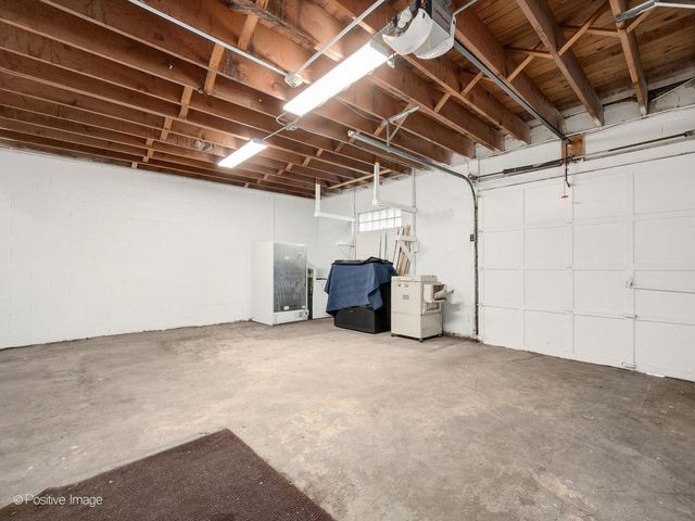 351 N York Road, Elmhurst, IL 60126