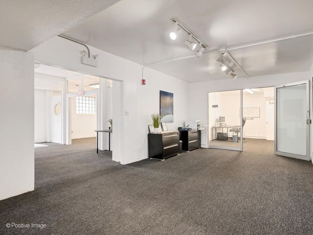 351 N York Road, Elmhurst, IL 60126