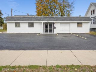 351 N York Road, Elmhurst, IL 60126